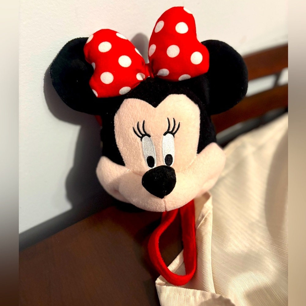 Disney Ruz Minnie Mouse Head Plush Girls Purse 3-D Shoulder Bag in GUC